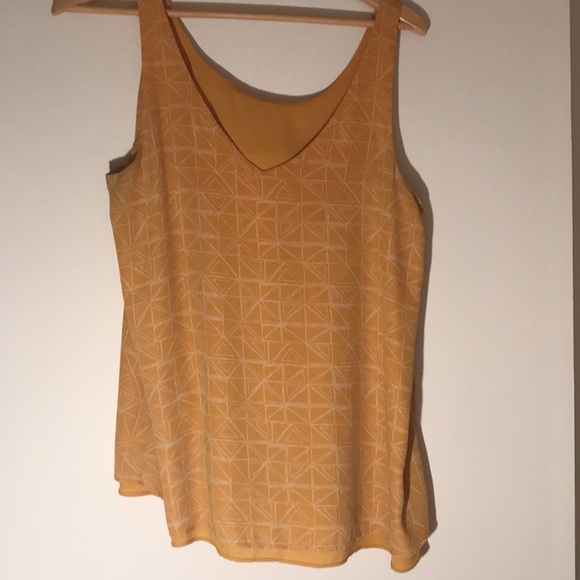 Reversible mustard yellow tank - Picture 2 of 3